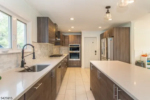 $1,200,000 | 142 Crescent Road, Florham Park, NJ 07932