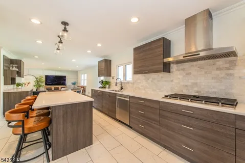 $1,200,000 | 142 Crescent Road, Florham Park, NJ 07932