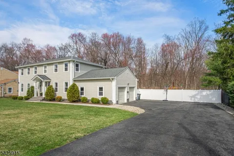 $1,200,000 | 142 Crescent Road, Florham Park, NJ 07932