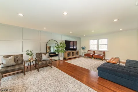 $1,200,000 | 142 Crescent Road, Florham Park, NJ 07932