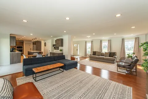 $1,200,000 | 142 Crescent Road, Florham Park, NJ 07932