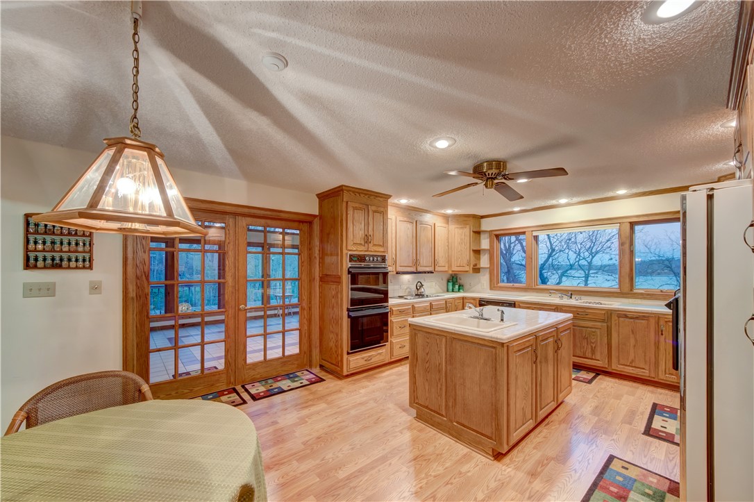 13 Muskhogean Road Fair Play, SC 29643 - Photo 20 of 31 Kitchen has great views of the lake. The 2 glass d