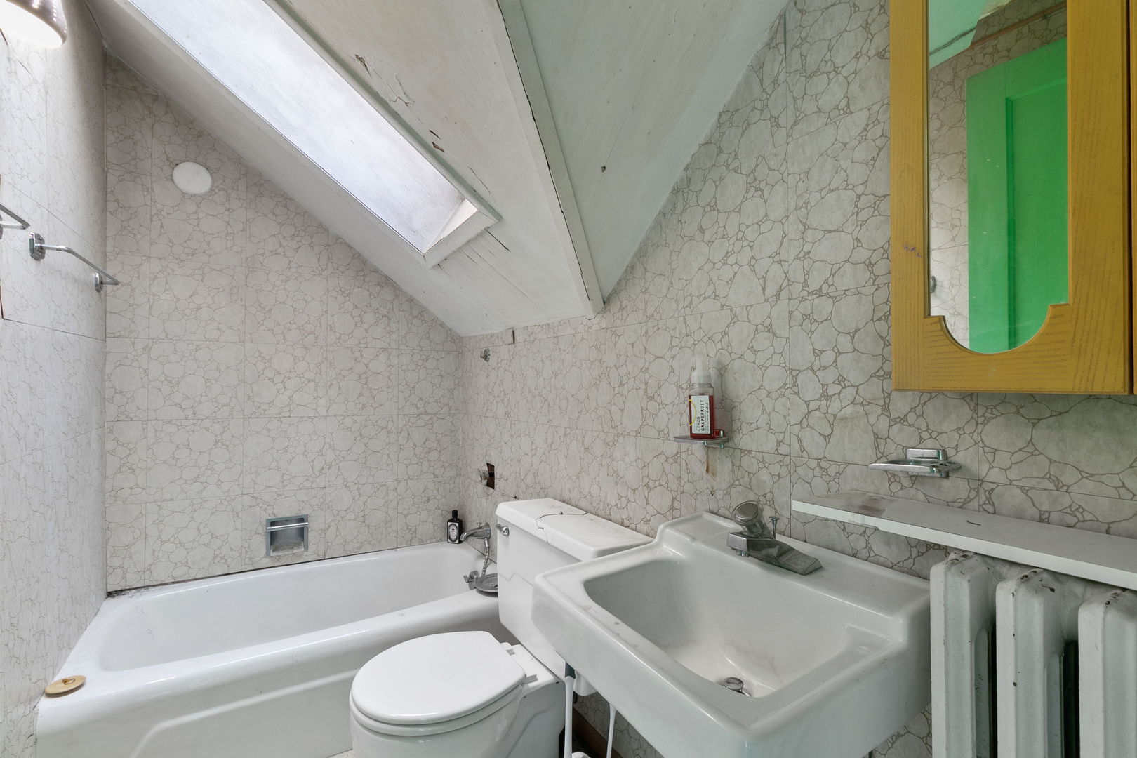 388 Shenstone Road Riverside, IL 60546 - Photo 11 of 29 a bathroom with a sink toilet and shower