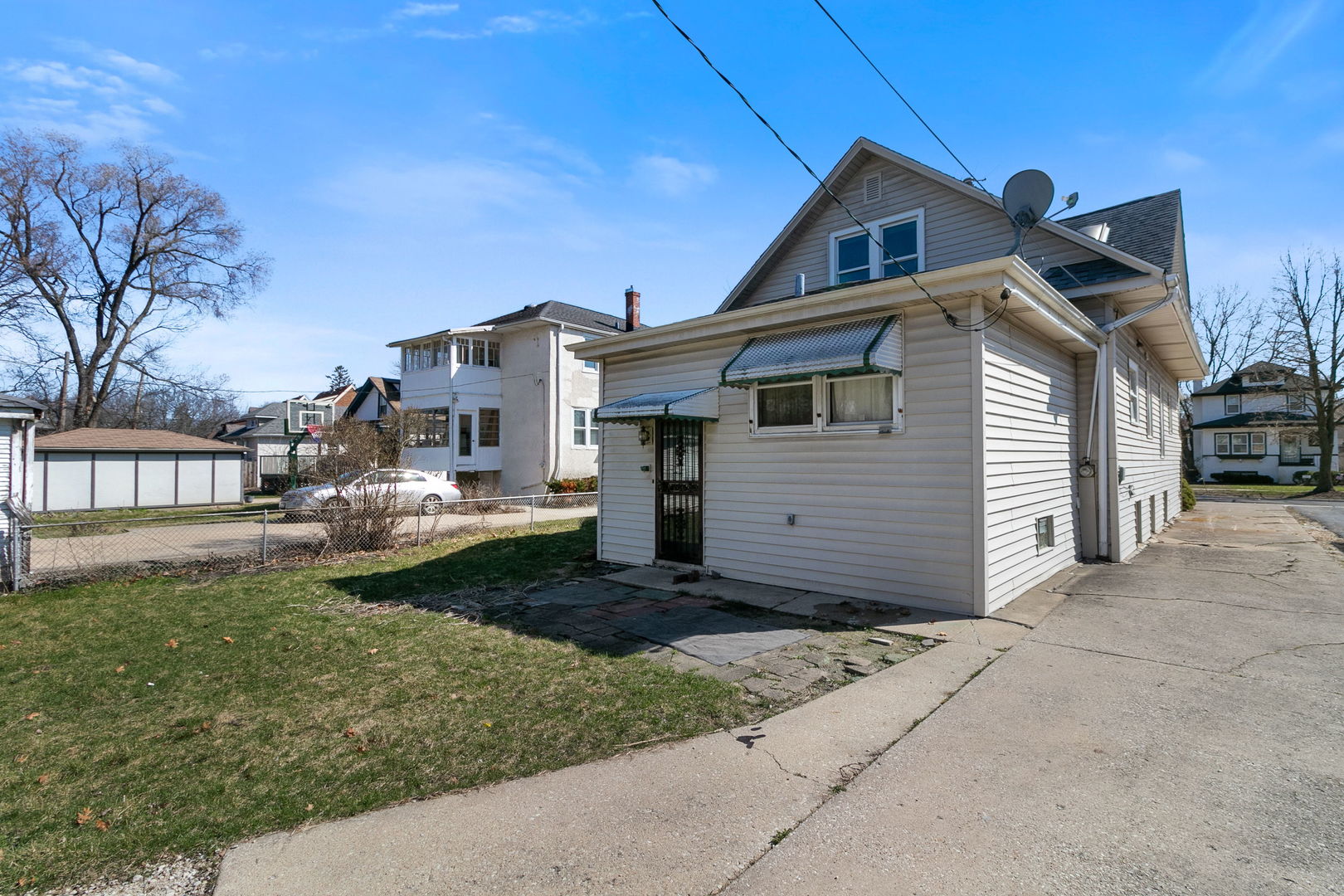 388 Shenstone Road Riverside, IL 60546 - Photo 17 of 29 a front view of a house with a yard