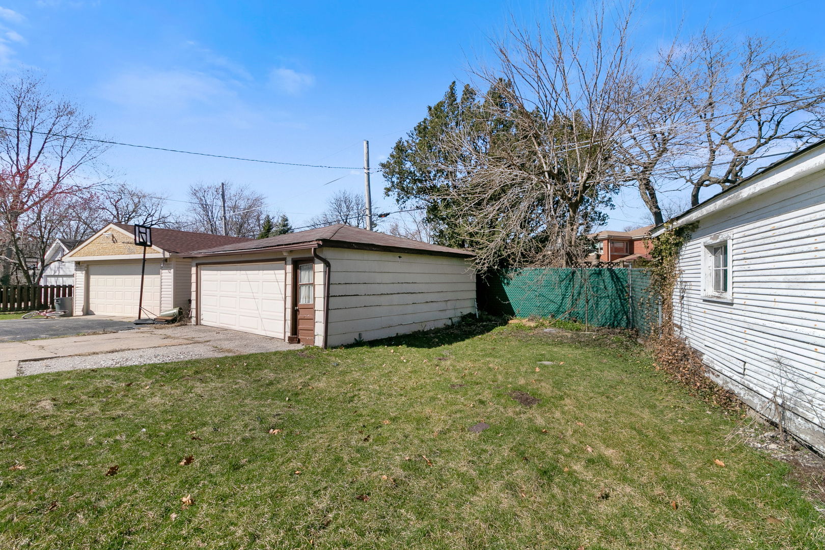 388 Shenstone Road Riverside, IL 60546 - Photo 18 of 29 a view of a house with a yard