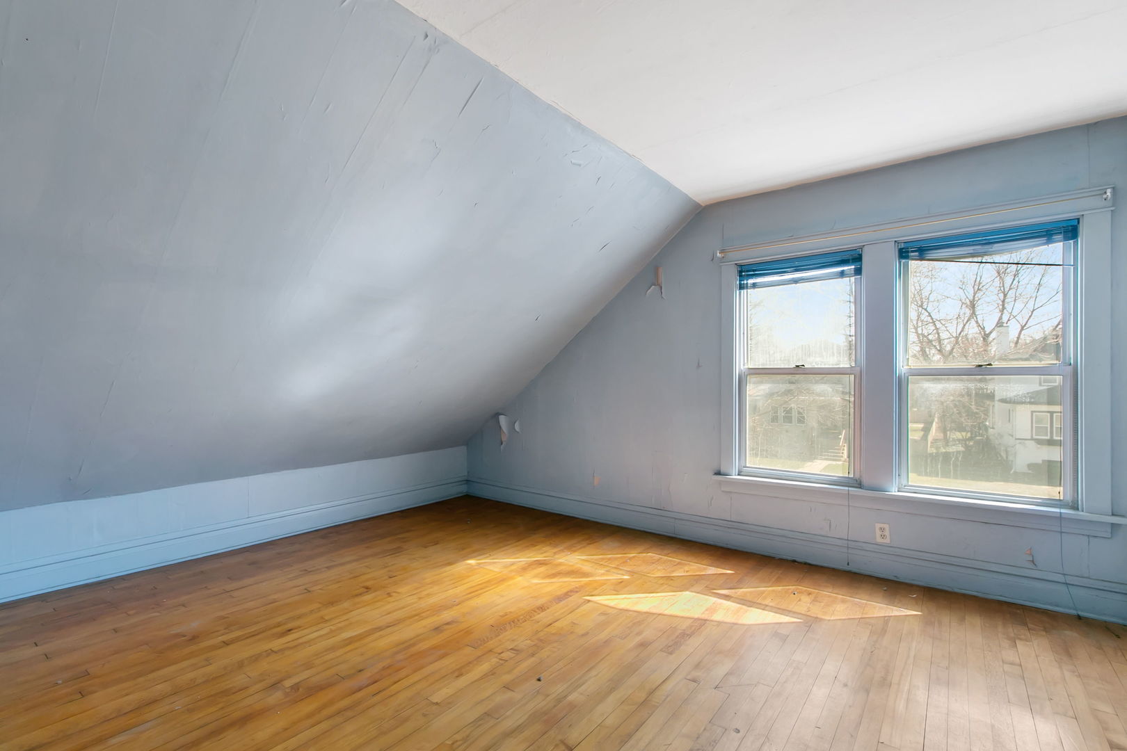 388 Shenstone Road Riverside, IL 60546 - Photo 10 of 29 an empty room with a empty space and a window