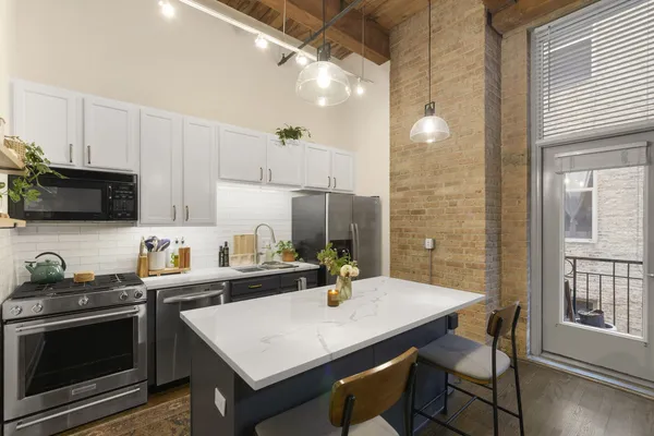 $2,900 | 1500 West Monroe Street, Unit 408, Chicago, IL 60607