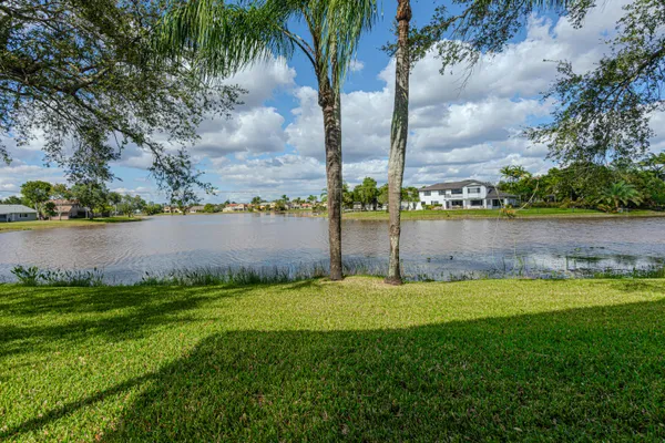 $5,300 | Undisclosed Address, Pembroke Pines, FL 33029