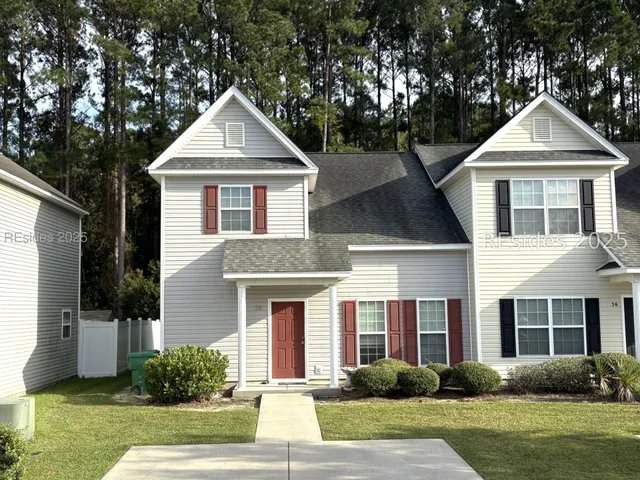 $300,000 | 38 Running Oak Drive, Bluffton, SC 29910