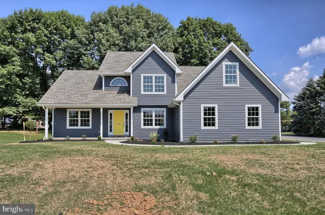 $471,500 | 10 Rolling Meadow Road, Lebanon, PA 17046