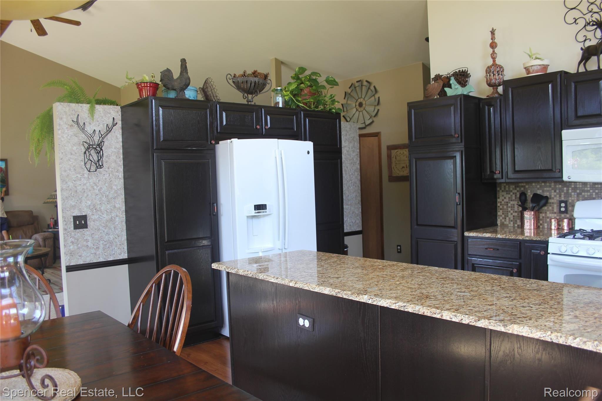3294 Rochester Road Dryden, MI 48428 - Photo 13 of 25 IMG_5953.JPG