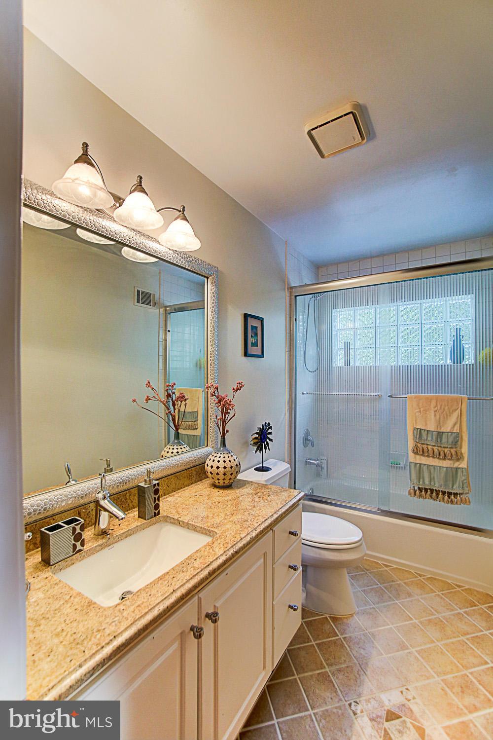 1725 Beulah Road Vienna, VA 22182 - Photo 17 of 30 Bath