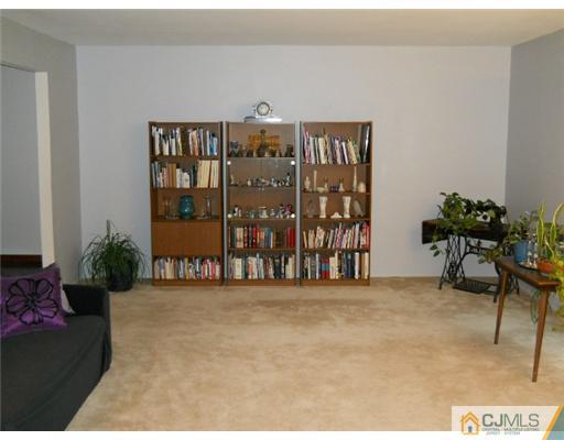 24 Rimwood Drive Howell, NJ 07731 - Photo 7 of 14 Gallery Image 7