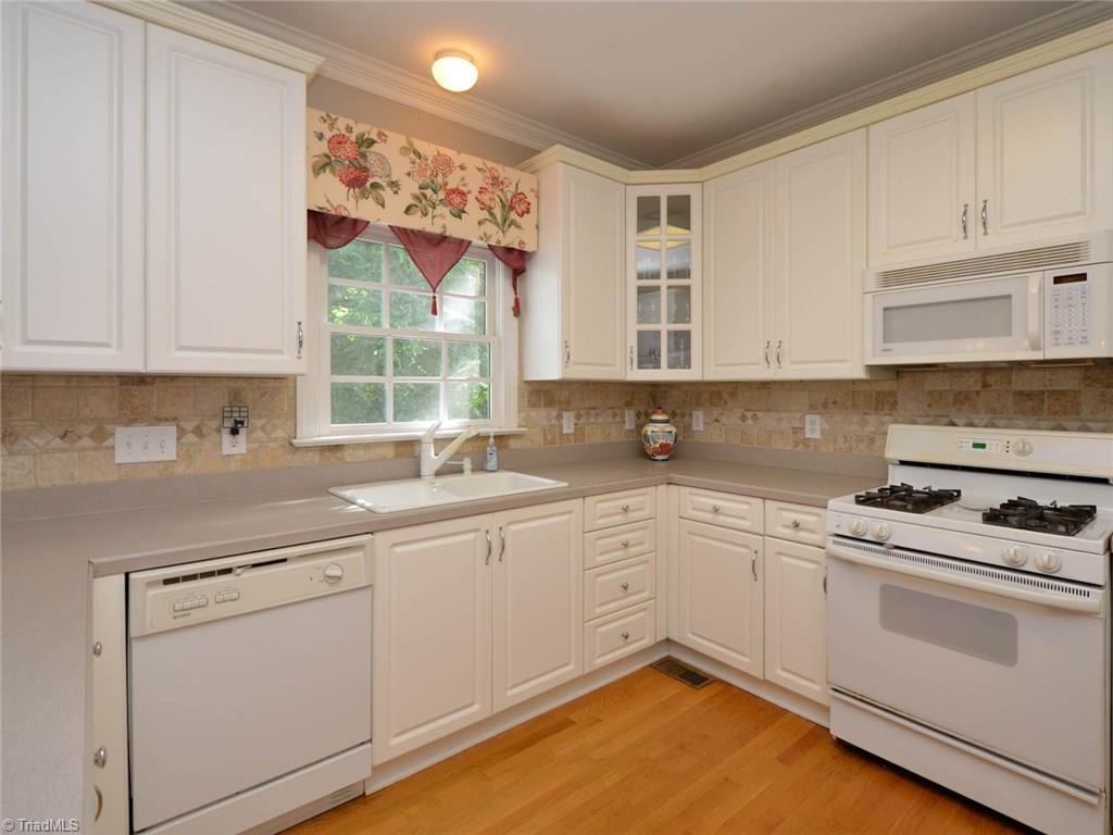 1914 Ridge Oaks Court Oak Ridge, NC 27310 - Photo 14 of 27
