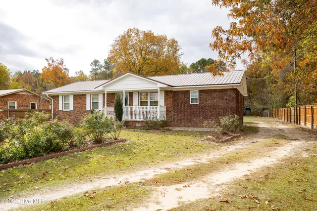 $229,900 | 950 Auctioneer Road, Clinton, NC 28328