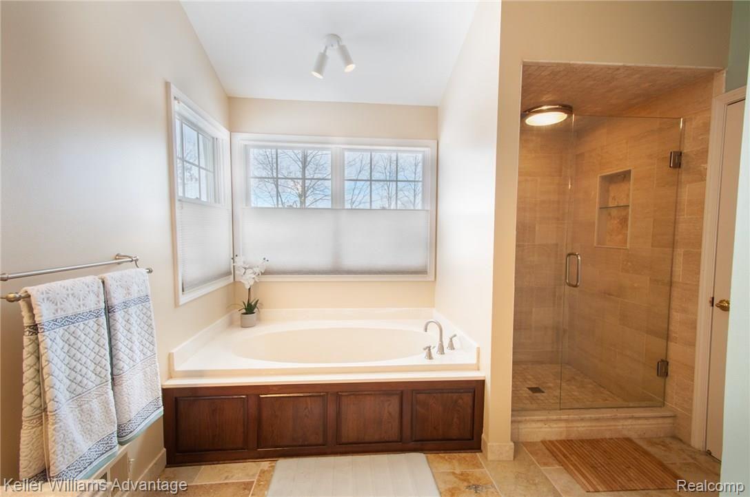 47662 Pavillon Road Canton, MI 48188 - Photo 6 of 57 8-PavillonRd_47662_MasterBath_04.jpg