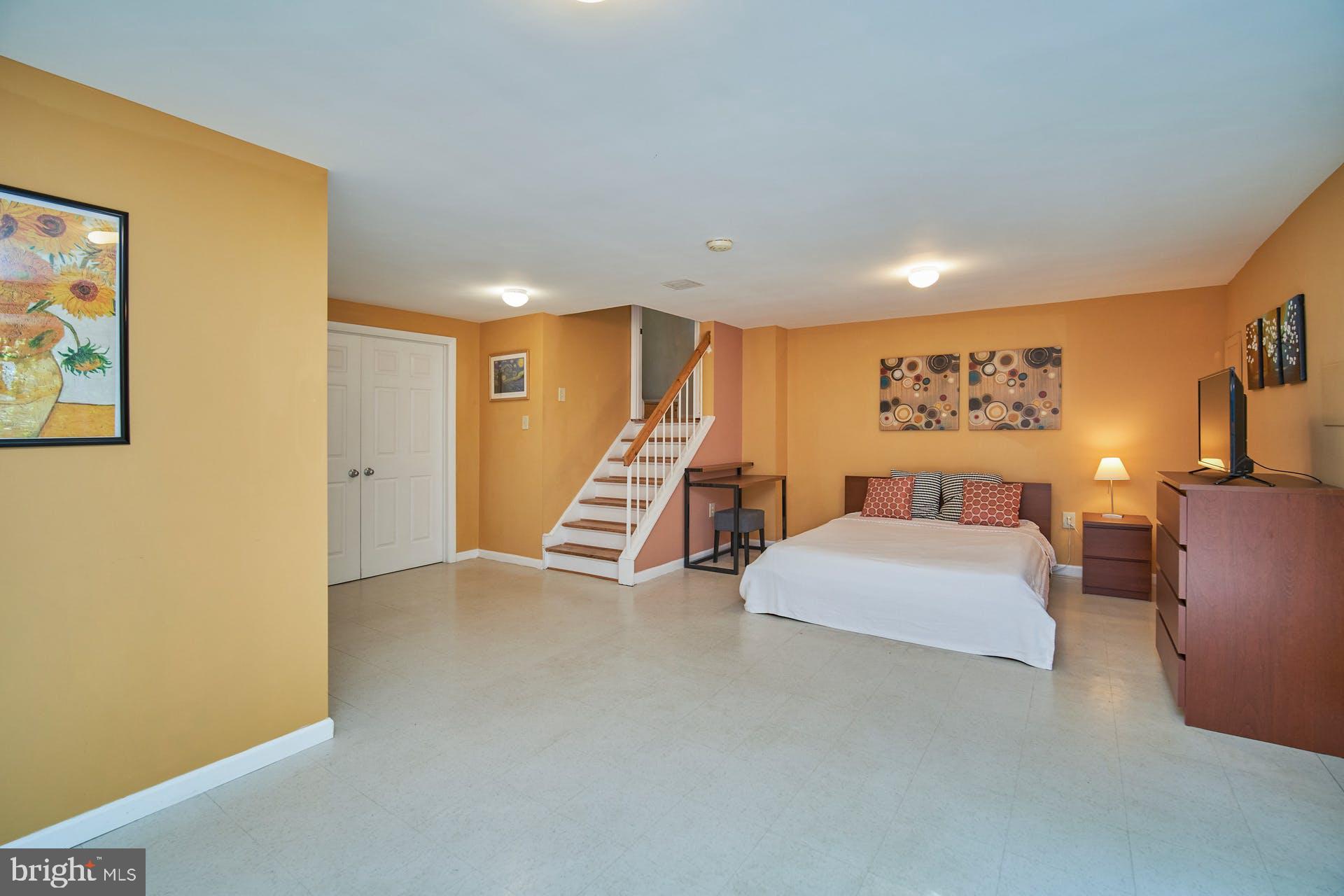 8729 Ridge Hollow Court Springfield, VA 22152 - Photo 22 of 31 Gallery Image 22