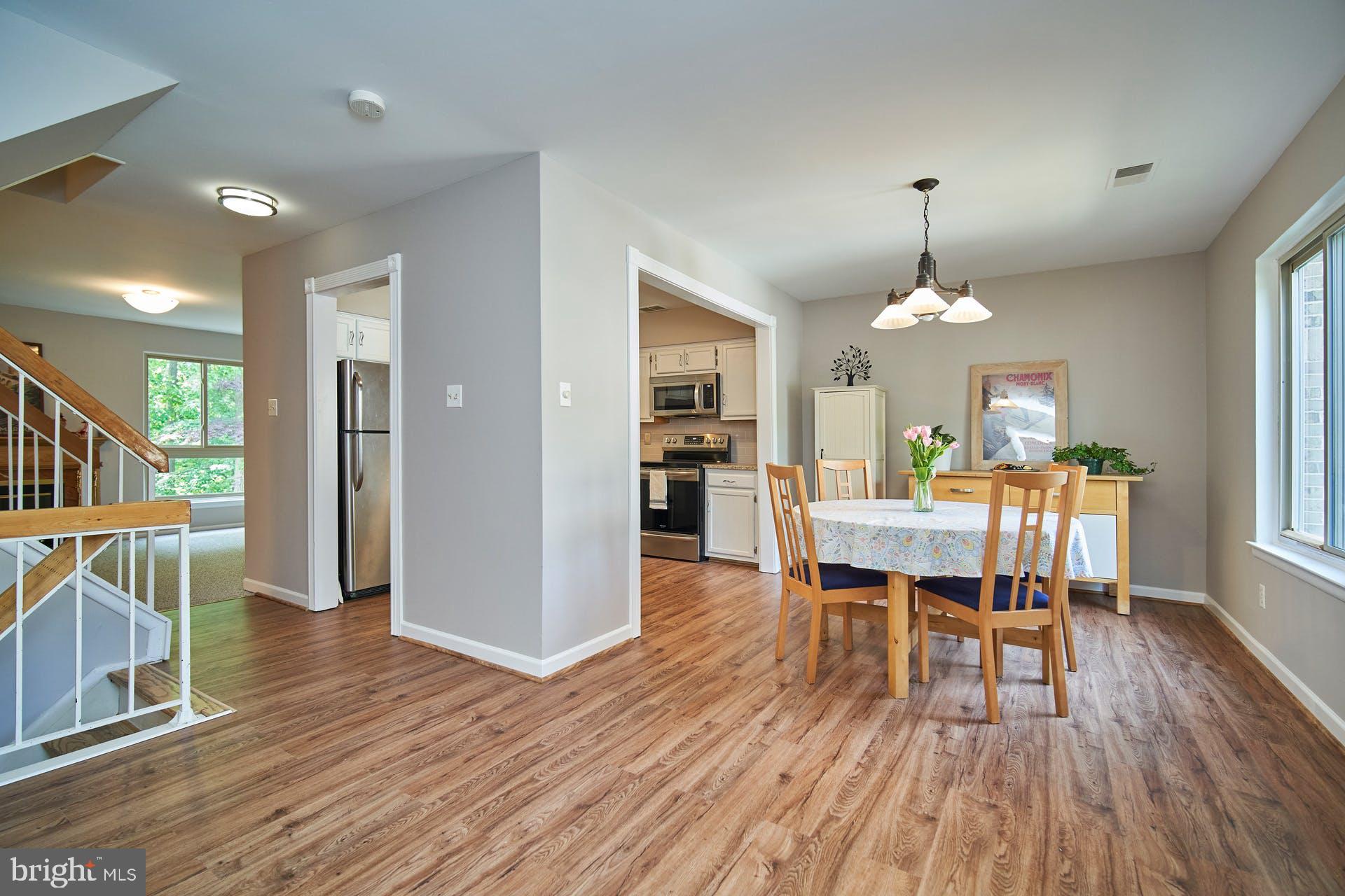 8729 Ridge Hollow Court Springfield, VA 22152 - Photo 5 of 31 Gallery Image 5