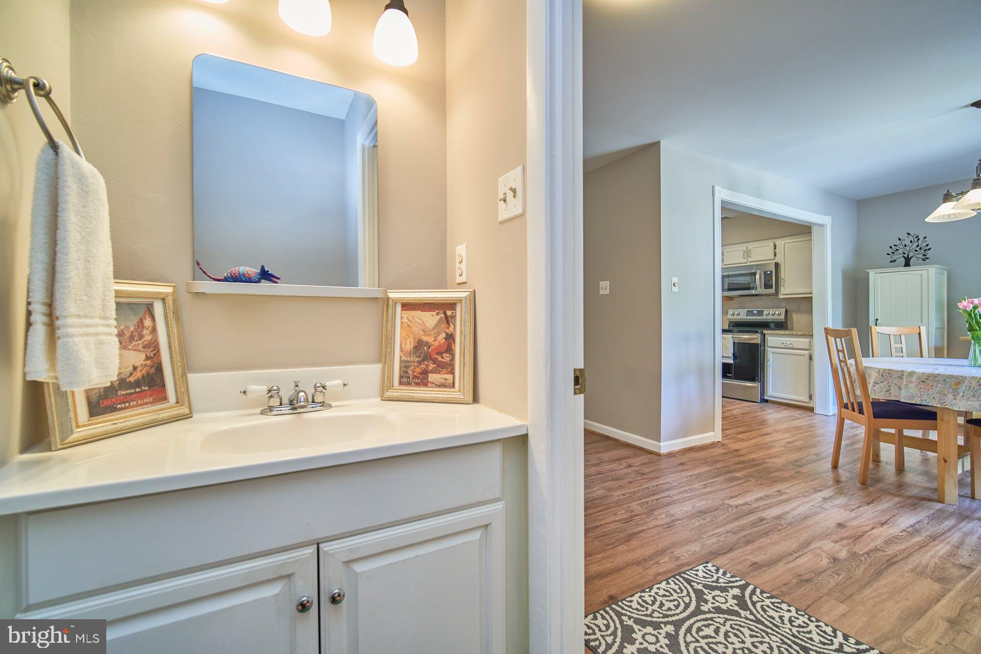 8729 Ridge Hollow Court Springfield, VA 22152 - Photo 6 of 31 Gallery Image 6