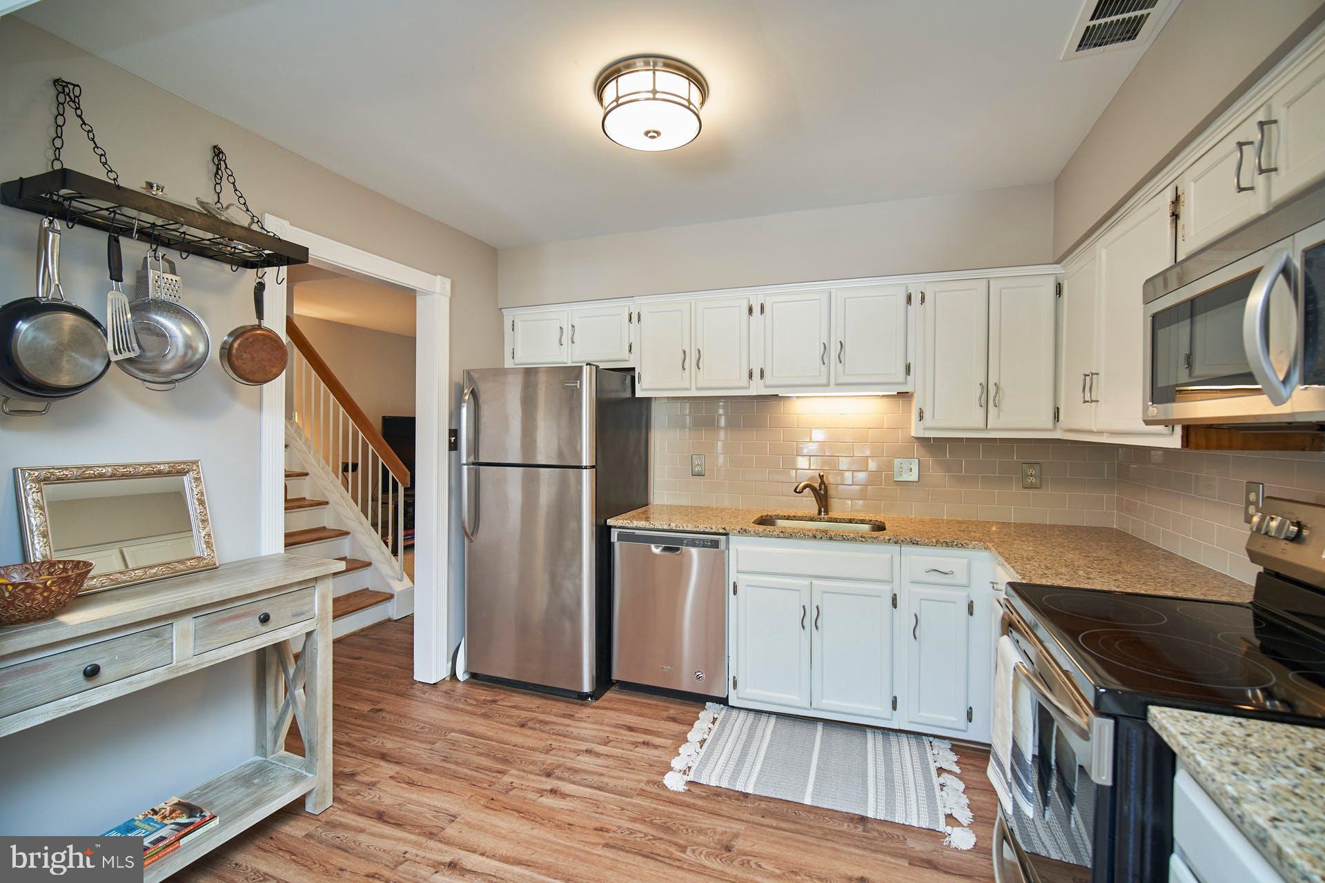 8729 Ridge Hollow Court Springfield, VA 22152 - Photo 8 of 31 Gallery Image 8