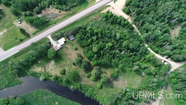 $250,000 | 9910 Highway 123, Newberry, MI 49868