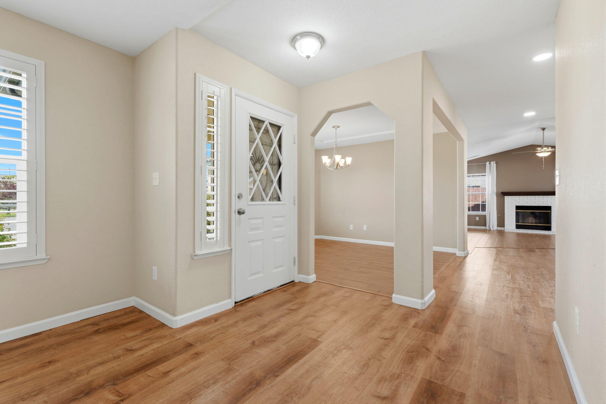 702 Montecito Court Lemoore, CA 93245 - Photo 8 of 50