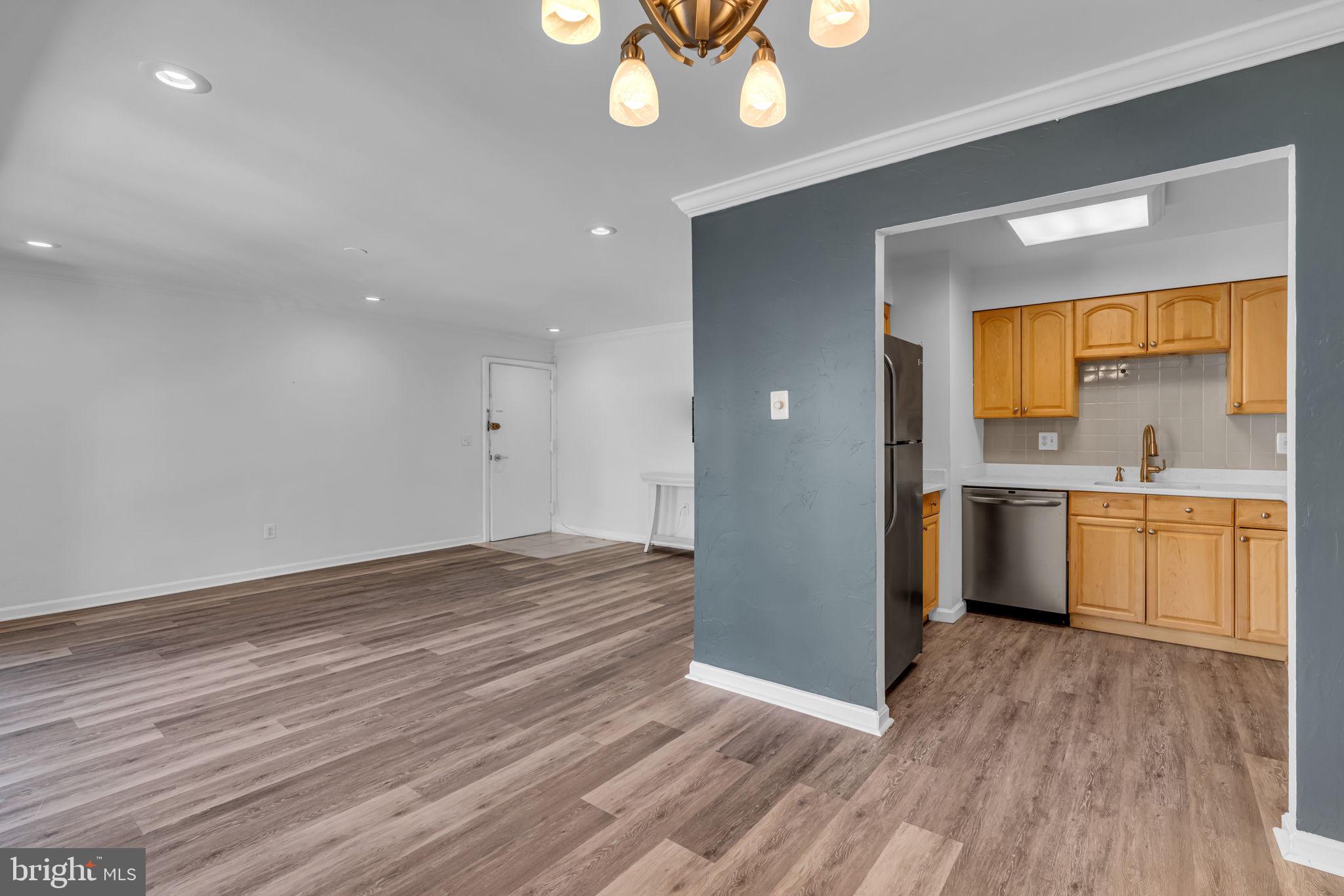 6145 Edsall Road, Unit K Alexandria, VA 22304 - Photo 4 of 38