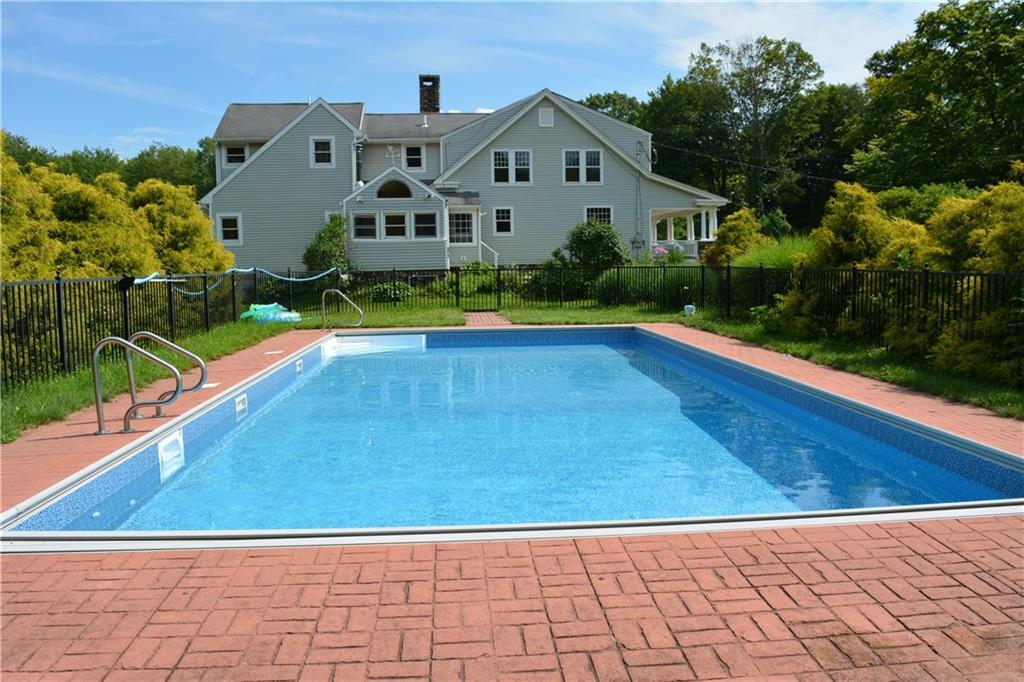 160 Hard Hill Road North Bethlehem, CT 06751 - Photo 1 of 1 a view of a house with a yard