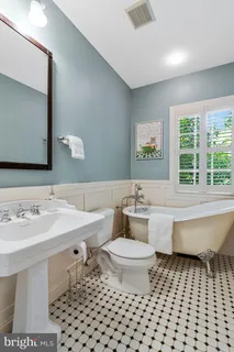 $1,169,000 | 4701 River Road, Bethesda, MD 20816