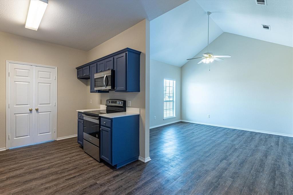 101 Collett Court Weatherford, TX 76088 - Photo 10 of 22 Gallery Image 10