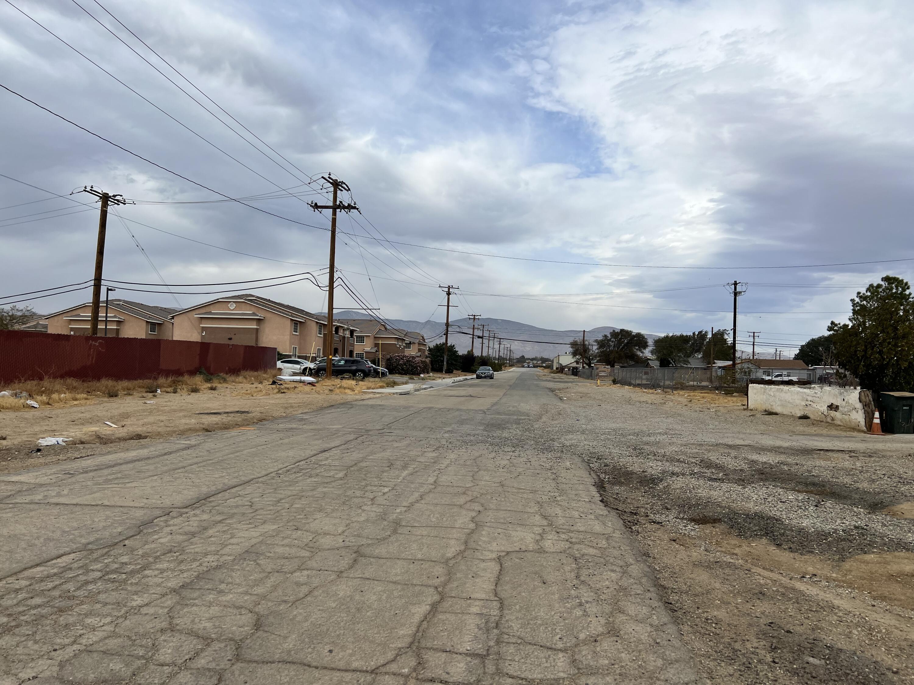 H Street Mojave, CA 93501 - Photo 2 of 11 a view of a street
