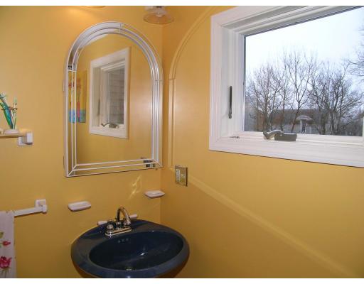 32 Bow Road Newton, MA 02459 - Photo 11 of 14