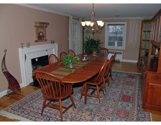 32 Bow Road Newton, MA 02459 - Photo 5 of 14