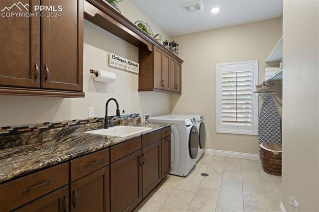 778 Cumberland Road Larkspur, CO 80118 - Photo 23 of 31 Laundry room