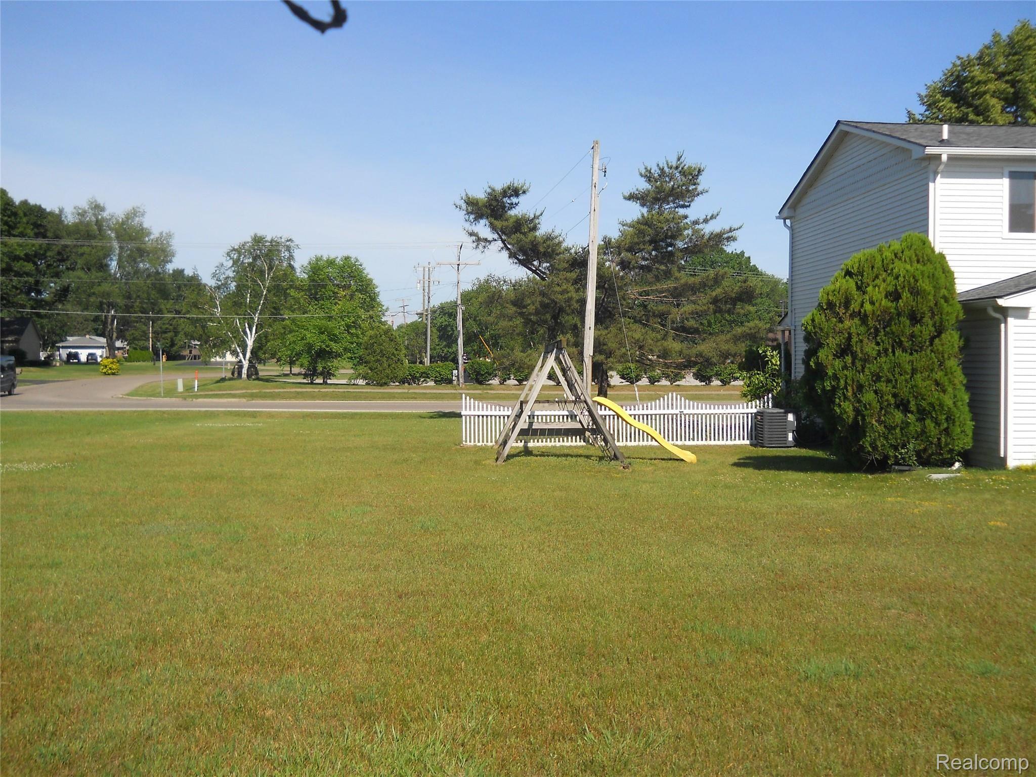 3801 Harvey Lake Road Highland, MI 48356 - Photo 30 of 33 huge half acre yard