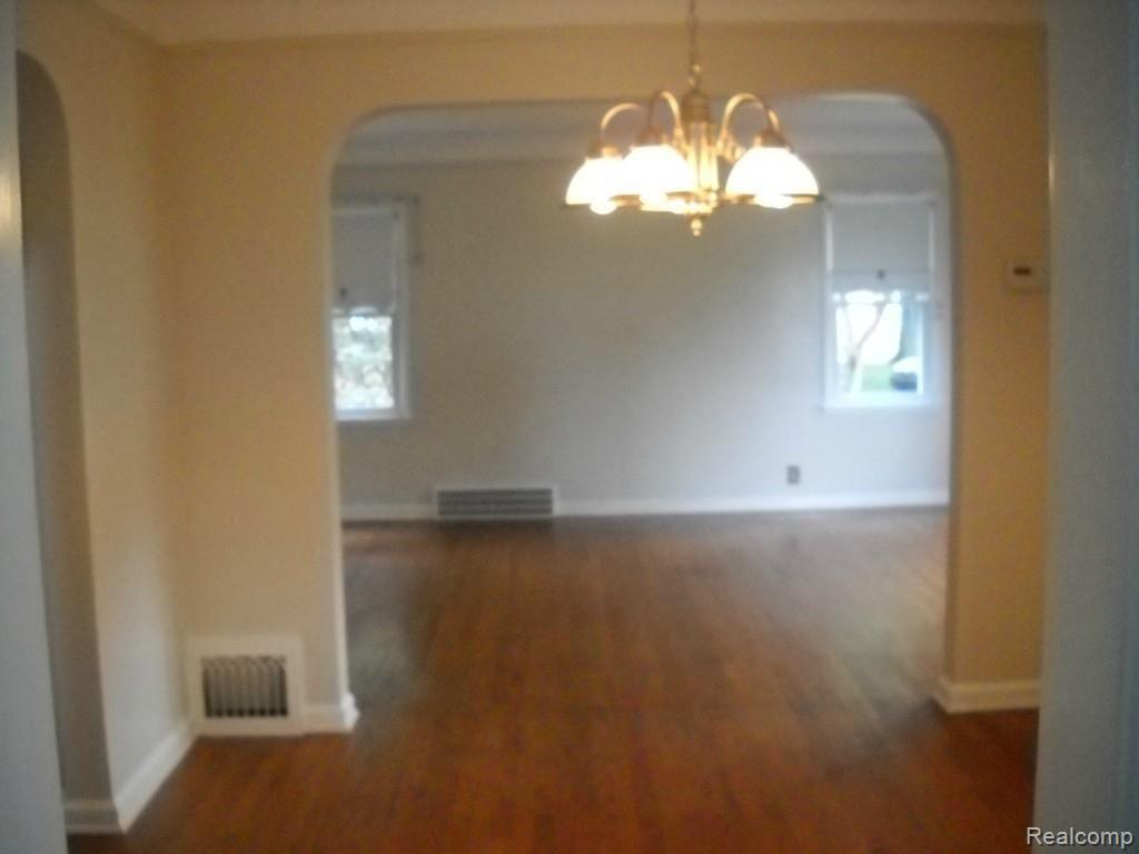 28310 Five Mile Road Livonia, MI 48154 - Photo 6 of 28 DSCN2192.jpg