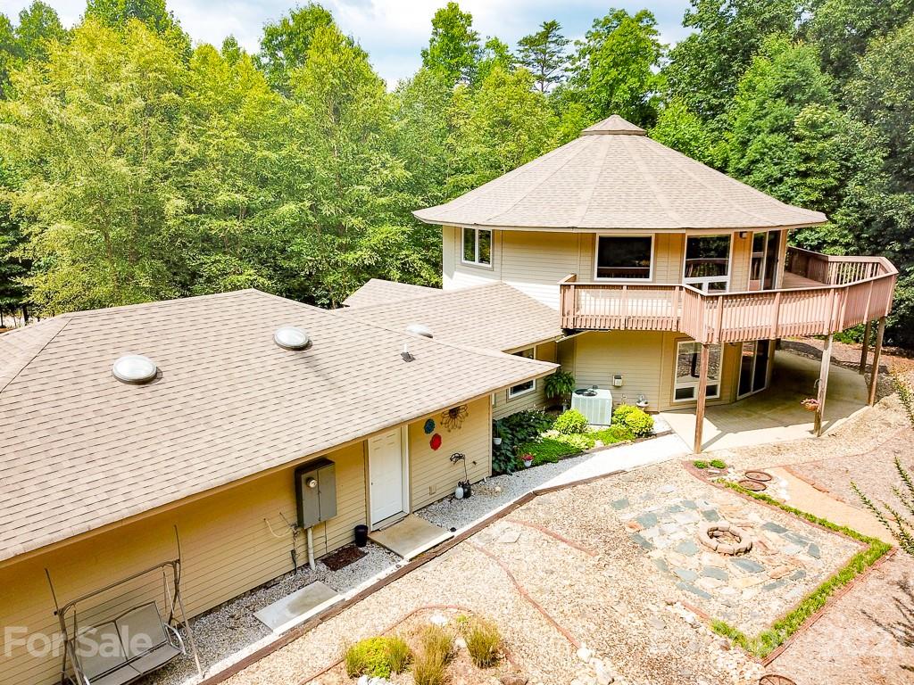 24 Juniper Lane Marion, NC 28752 - Photo 36 of 48 a aerial view of a house with yard and sitting area