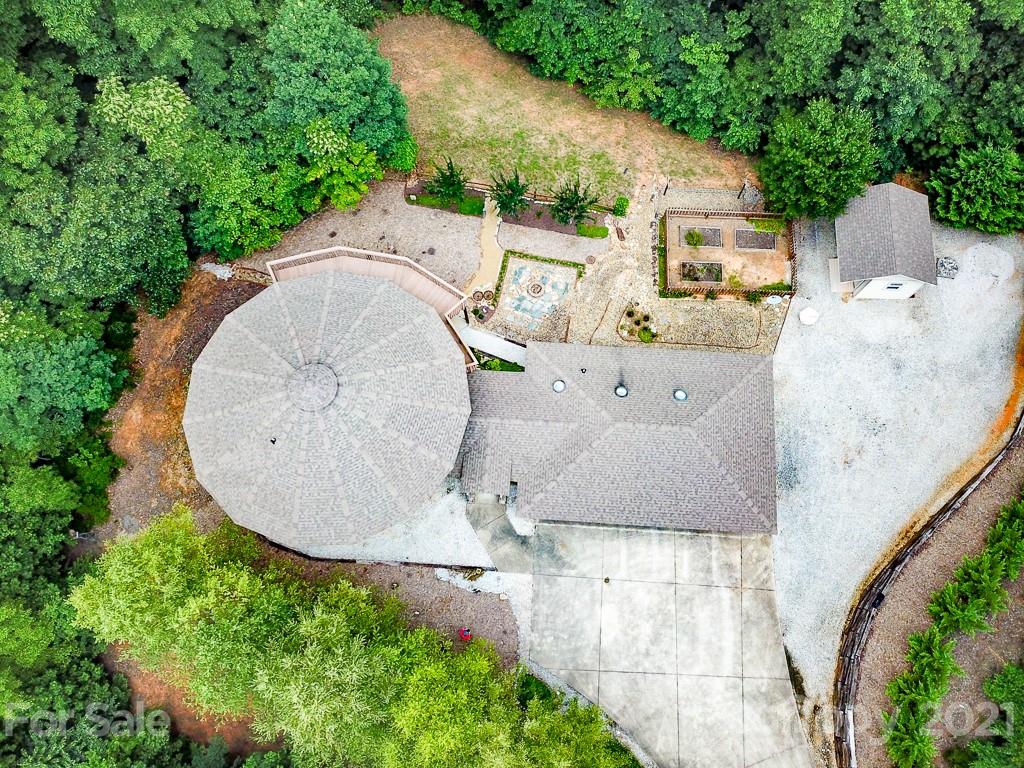 24 Juniper Lane Marion, NC 28752 - Photo 45 of 48 an aerial view of a house with a yard and lake view