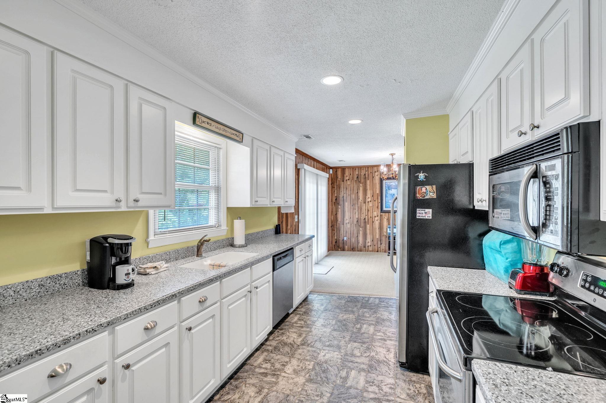 334 Deep Water Road Union, SC 29379 - Photo 11 of 32