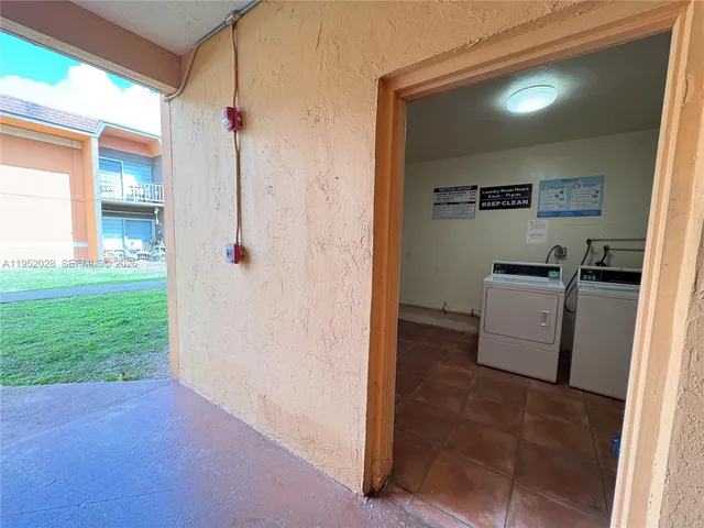 $2,150 | 9453 Southwest 76th Street, Unit S7, Miami, FL 33173