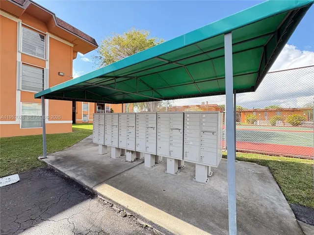 $2,150 | 9453 Southwest 76th Street, Unit S7, Miami, FL 33173