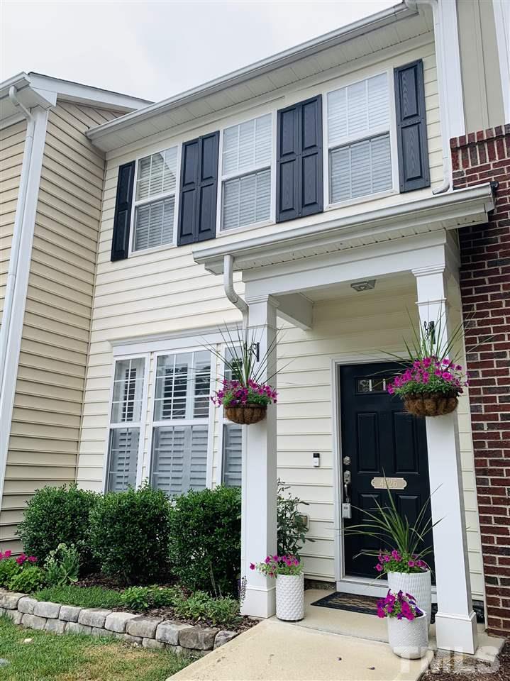 4526 Sugarbend Way Raleigh, NC 27606 - Photo 2 of 27 Gallery Image 2