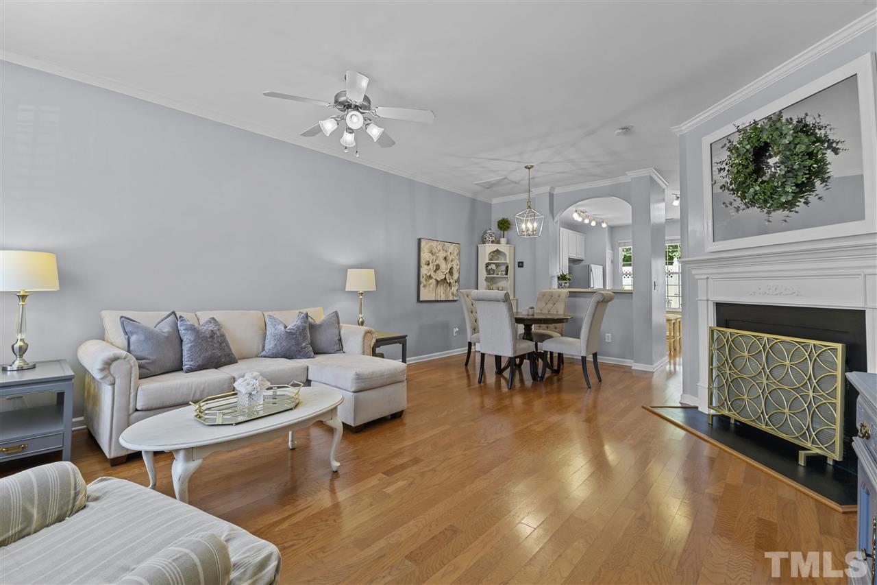 4526 Sugarbend Way Raleigh, NC 27606 - Photo 4 of 27 Gallery Image 4