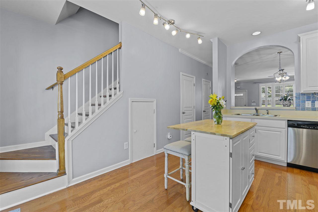 4526 Sugarbend Way Raleigh, NC 27606 - Photo 10 of 27 Gallery Image 10