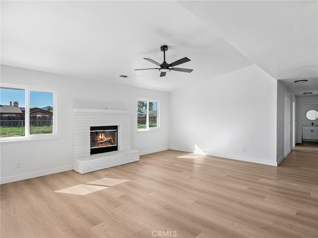 16548 Quinnault Road Apple Valley, CA 92307 - Photo 7 of 38