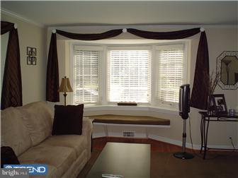 255 Parham Road Springfield, PA 19064 - Photo 4 of 11 Living Room