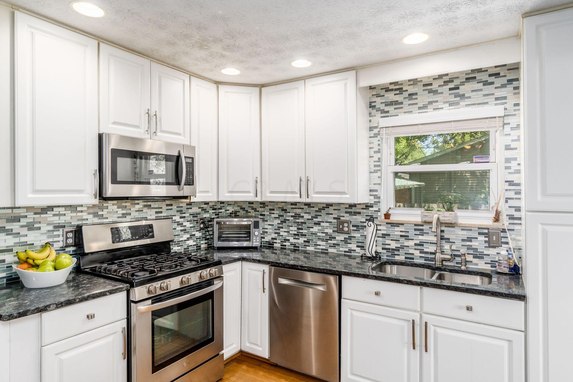 1480 Windham Road Columbus, OH 43220 - Photo 24 of 79 Kitchen