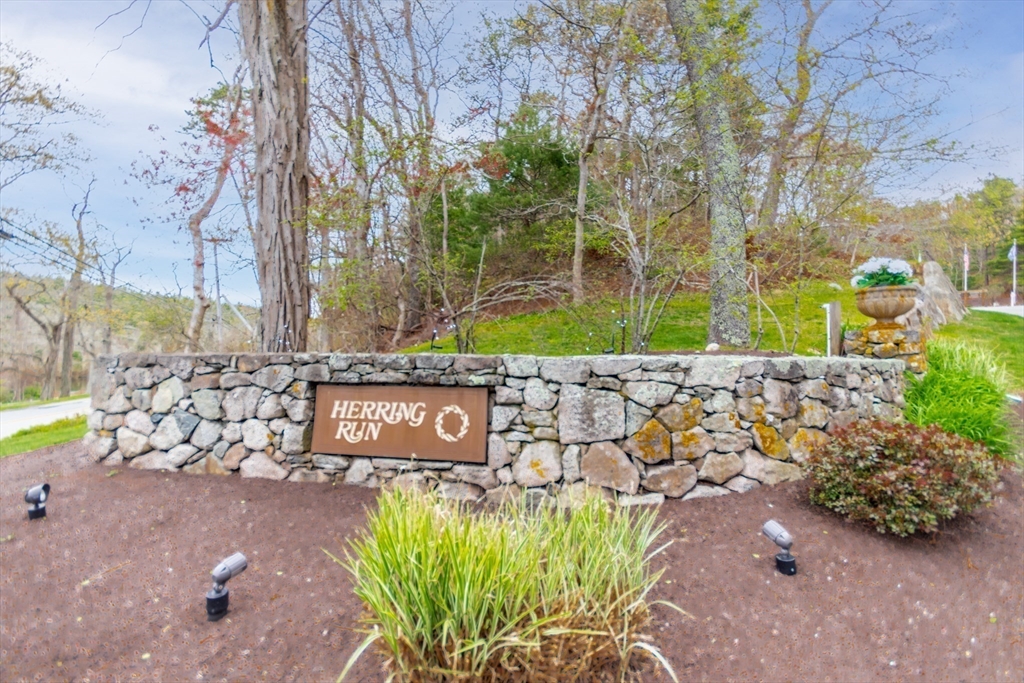 6 Aspen Road, Unit 6 Bourne, MA 02532 - Photo 5 of 40