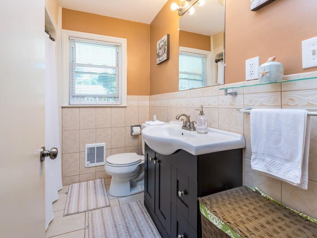 21 Thornton Road Worcester, MA 01606 - Photo 17 of 32 Gallery Image 17