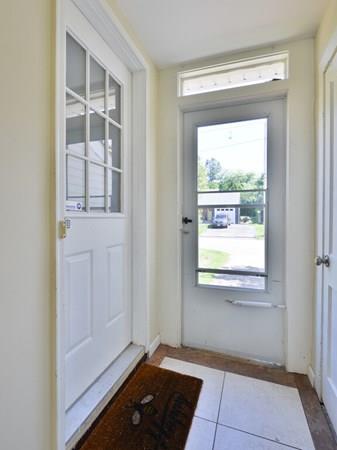 21 Thornton Road Worcester, MA 01606 - Photo 27 of 32 Gallery Image 27